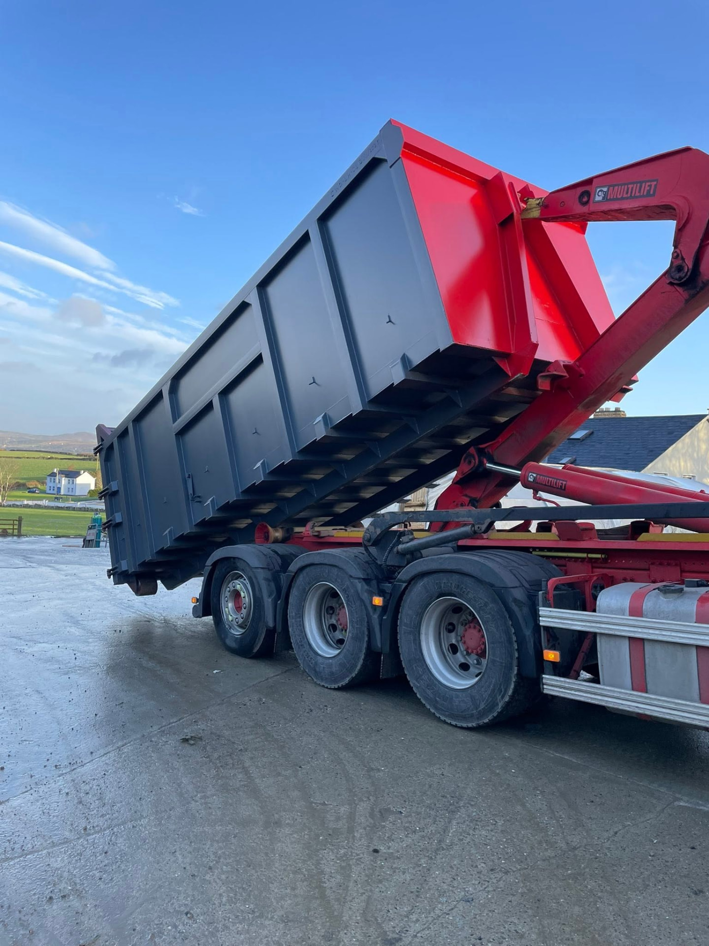 Roll-On Roll-Off Body Skips